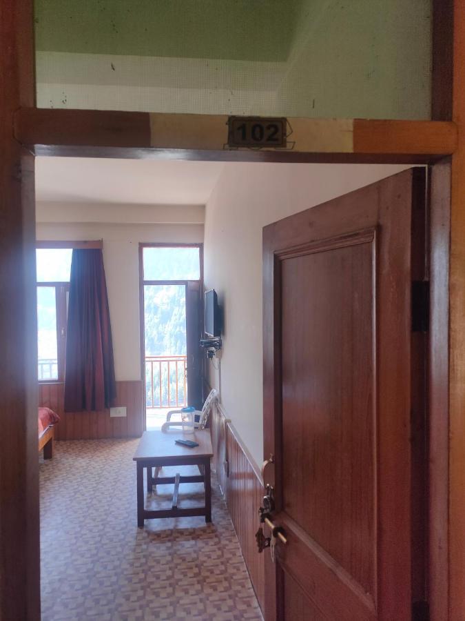 Roop Mountain Homestay Manāli Eksteriør billede