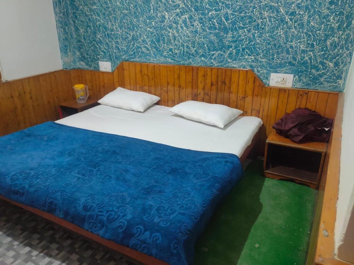 Roop Mountain Homestay Manāli Eksteriør billede